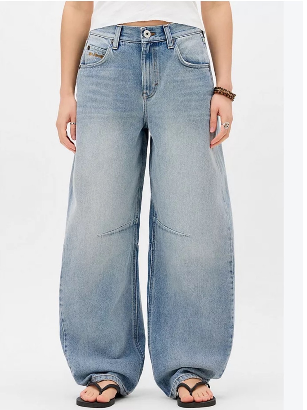 Logan Barrel Jeans | Urban Outfitters
NWT
Color - Light Wash
BDG
OVERSIZED